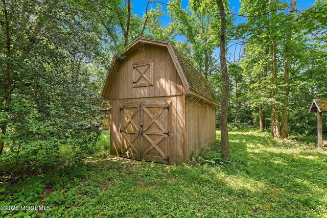 565 Buttonwood Drive, Jackson, NJ 08527