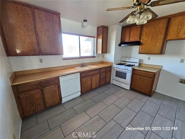 18891 Rocksprings Road, Hesperia, CA 92345