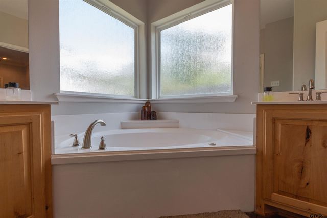 14641 Gracie Lane, Brownsboro, TX 75756