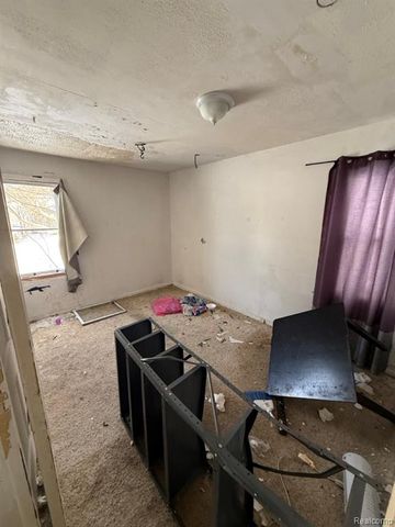 15225 E State Fair Street, Detroit, MI 48205