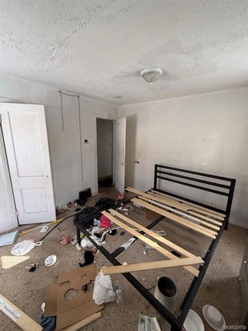 15225 E State Fair Street, Detroit, MI 48205