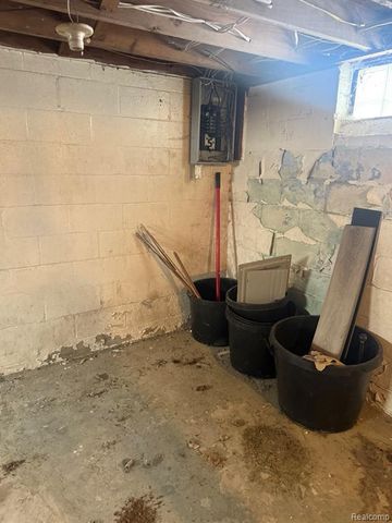 15225 E State Fair Street, Detroit, MI 48205