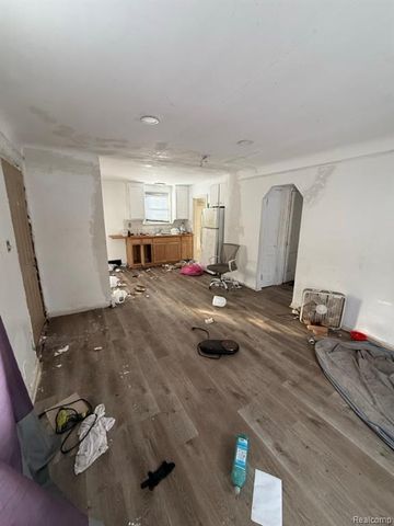 15225 E State Fair Street, Detroit, MI 48205