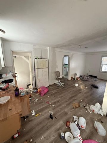 15225 E State Fair Street, Detroit, MI 48205