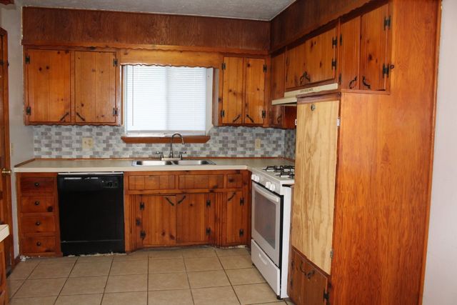 1701 Rulane Drive, Midwest City, OK 73110