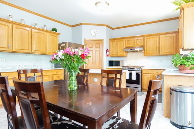2212 Caton Ridge Drive, Plainfield, IL 60586