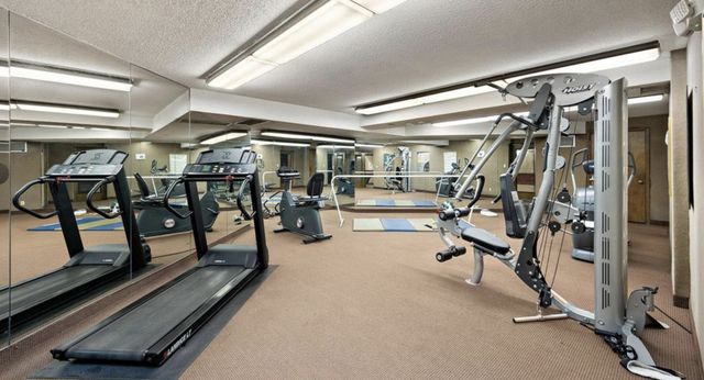 6650 Vernon Avenue S 112, Edina, MN 55436