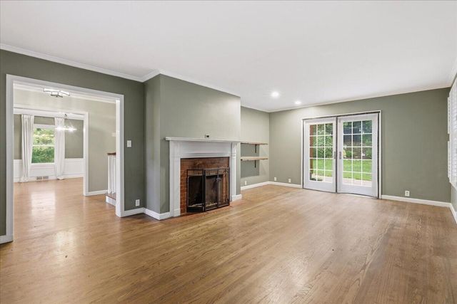 1239 CRESCENT Drive, Council Bluffs, IA 51503