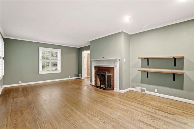 1239 CRESCENT Drive, Council Bluffs, IA 51503
