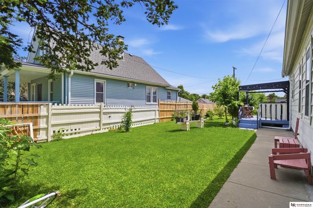 3621 V Street, Omaha, NE 68107