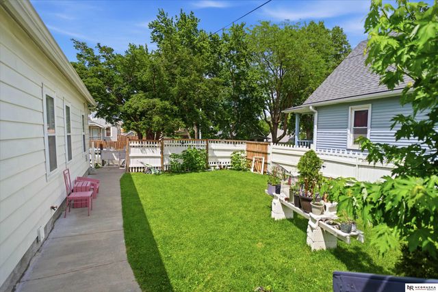 3621 V Street, Omaha, NE 68107