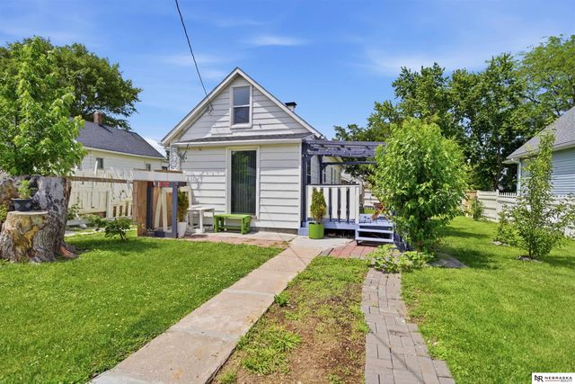 3621 V Street, Omaha, NE 68107