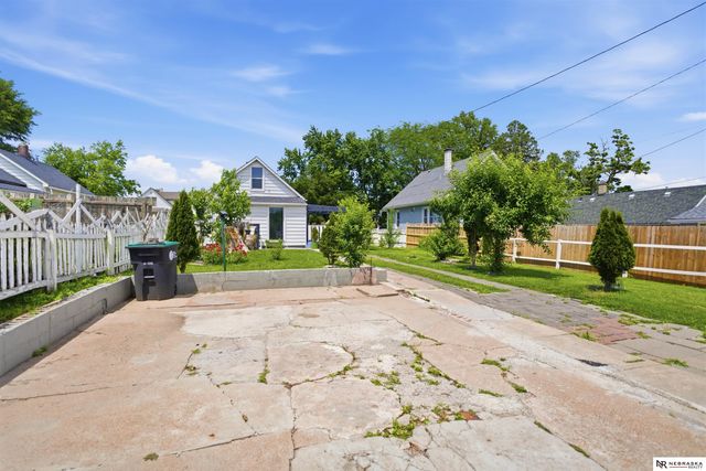 3621 V Street, Omaha, NE 68107