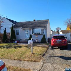 324 Lincoln Avenue, Elmwood Park, NJ 07407
