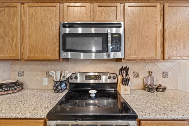 209 Anderson ST, Hutto, TX 78634