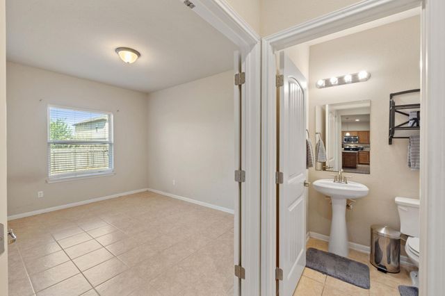 209 Anderson ST, Hutto, TX 78634