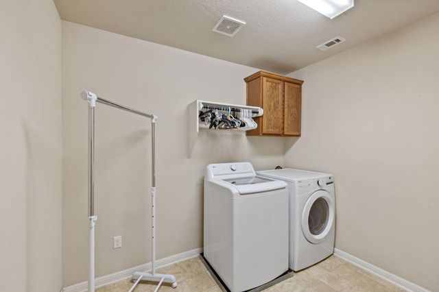 209 Anderson ST, Hutto, TX 78634