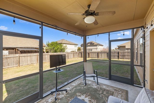 209 Anderson ST, Hutto, TX 78634