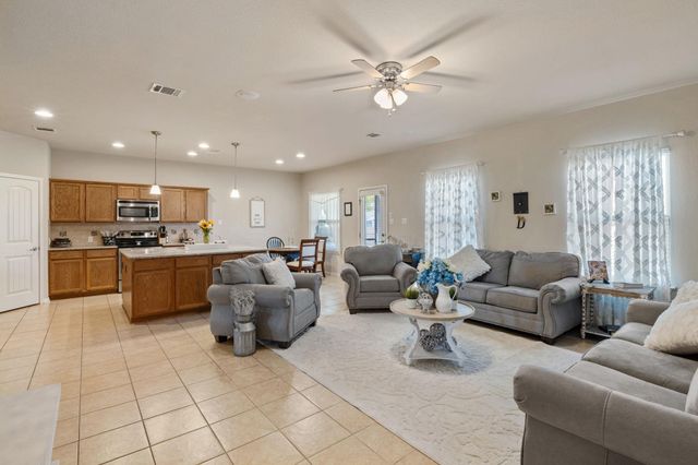 209 Anderson ST, Hutto, TX 78634