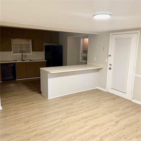 524 Julius Drive, Stone Mountain, GA 30087