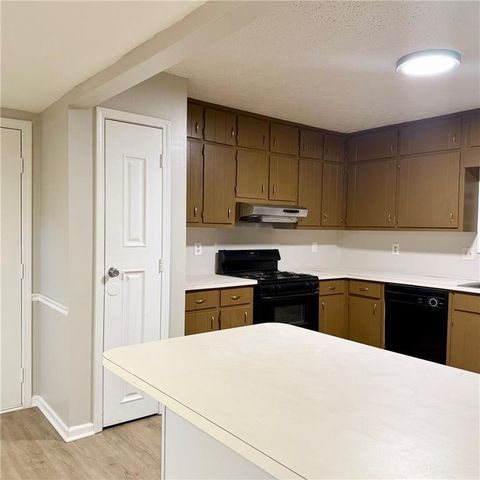 524 Julius Drive, Stone Mountain, GA 30087