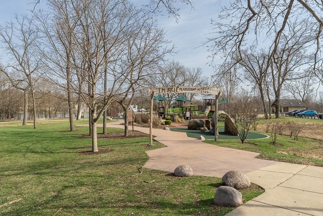 381 S Collins Street B, South Elgin, IL 60177