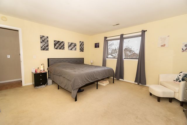 381 S Collins Street B, South Elgin, IL 60177