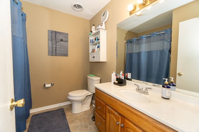 381 S Collins Street B, South Elgin, IL 60177