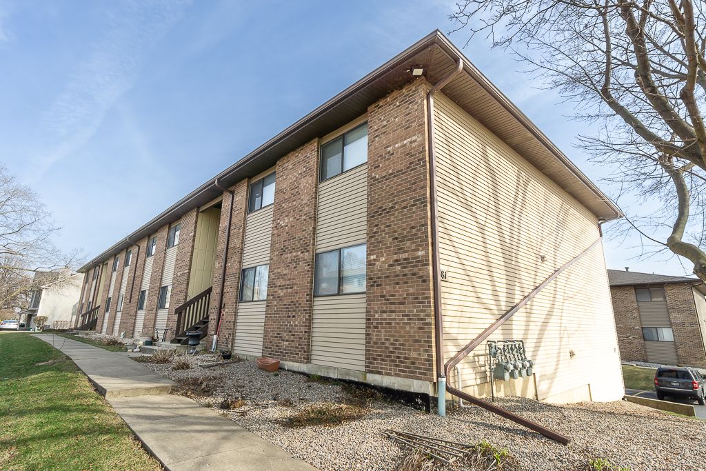 381 S Collins Street B, South Elgin, IL 60177