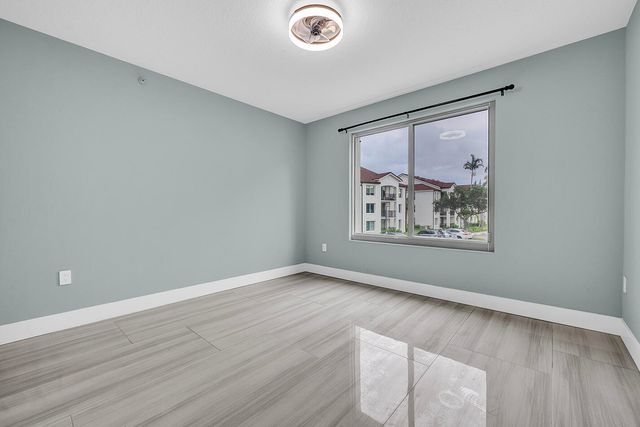 1010 Villa Circle, Boynton Beach, FL 33435