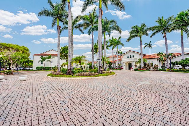 1010 Villa Circle, Boynton Beach, FL 33435