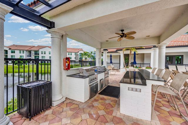 1010 Villa Circle, Boynton Beach, FL 33435