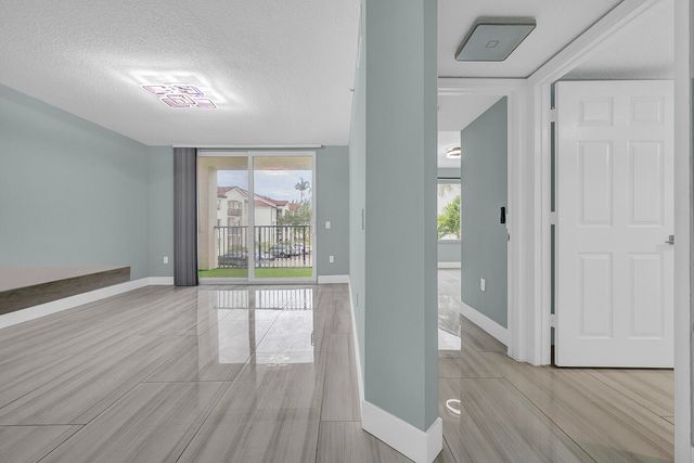 1010 Villa Circle, Boynton Beach, FL 33435