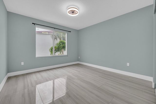 1010 Villa Circle, Boynton Beach, FL 33435