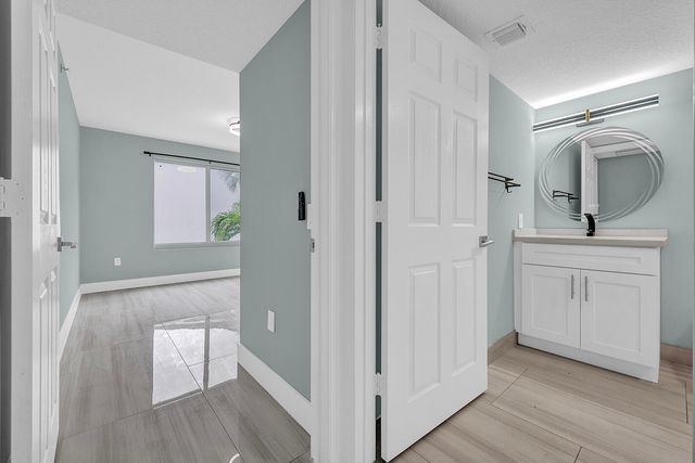 1010 Villa Circle, Boynton Beach, FL 33435