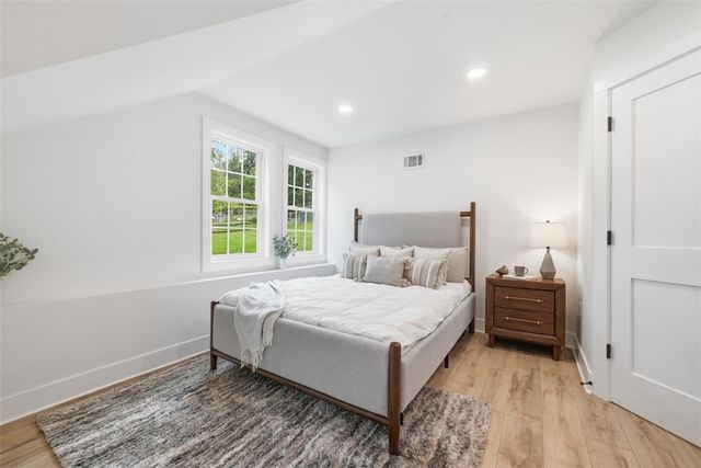 4978 S Pioneer Road, Hampton, PA 15044
