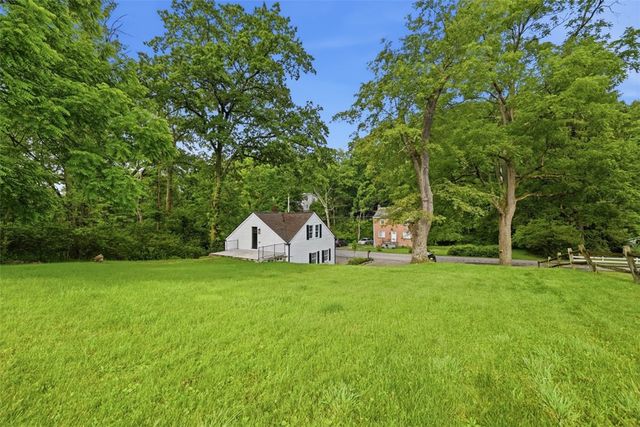 4978 S Pioneer Road, Hampton, PA 15044