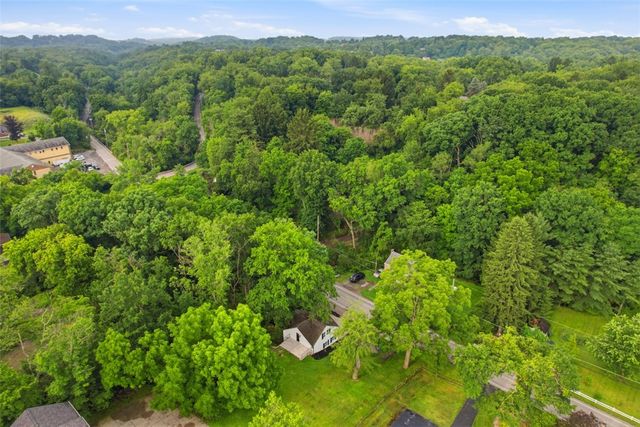 4978 S Pioneer Road, Hampton, PA 15044