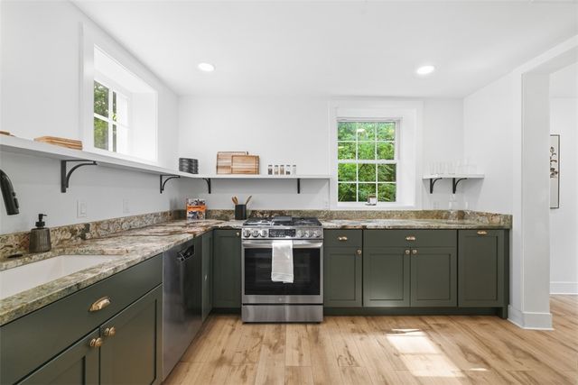 4978 S Pioneer Road, Hampton, PA 15044