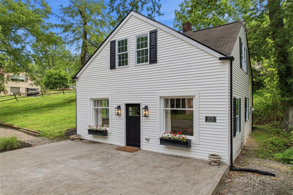 4978 S Pioneer Road, Hampton, PA 15044