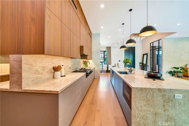 5507 Vanalden, Tarzana, CA 91356