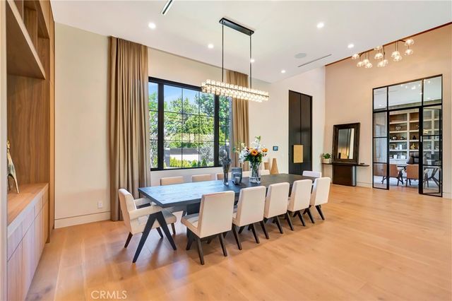 5507 Vanalden, Tarzana, CA 91356