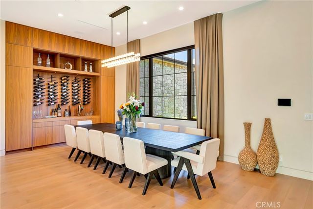 5507 Vanalden, Tarzana, CA 91356