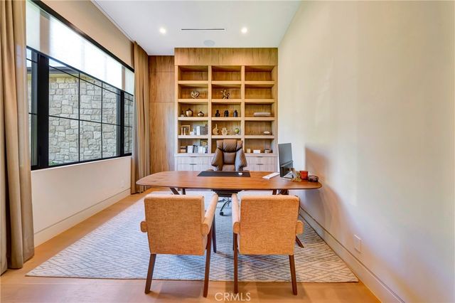 5507 Vanalden, Tarzana, CA 91356