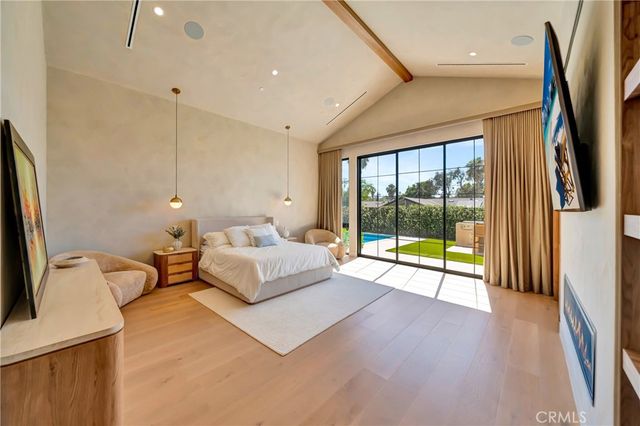 5507 Vanalden, Tarzana, CA 91356