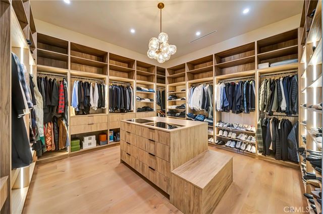 5507 Vanalden, Tarzana, CA 91356