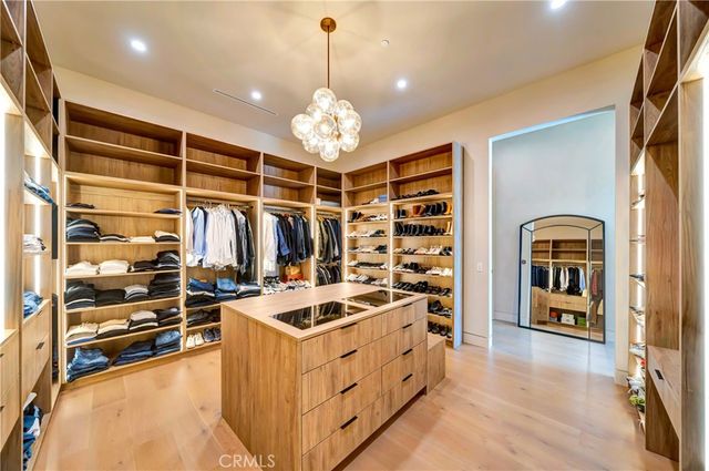 5507 Vanalden, Tarzana, CA 91356