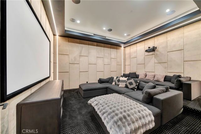 5507 Vanalden, Tarzana, CA 91356