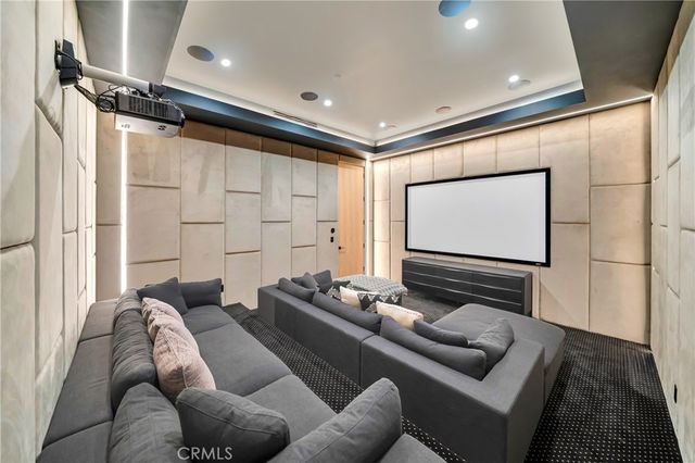 5507 Vanalden, Tarzana, CA 91356
