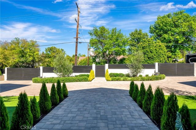 5507 Vanalden, Tarzana, CA 91356